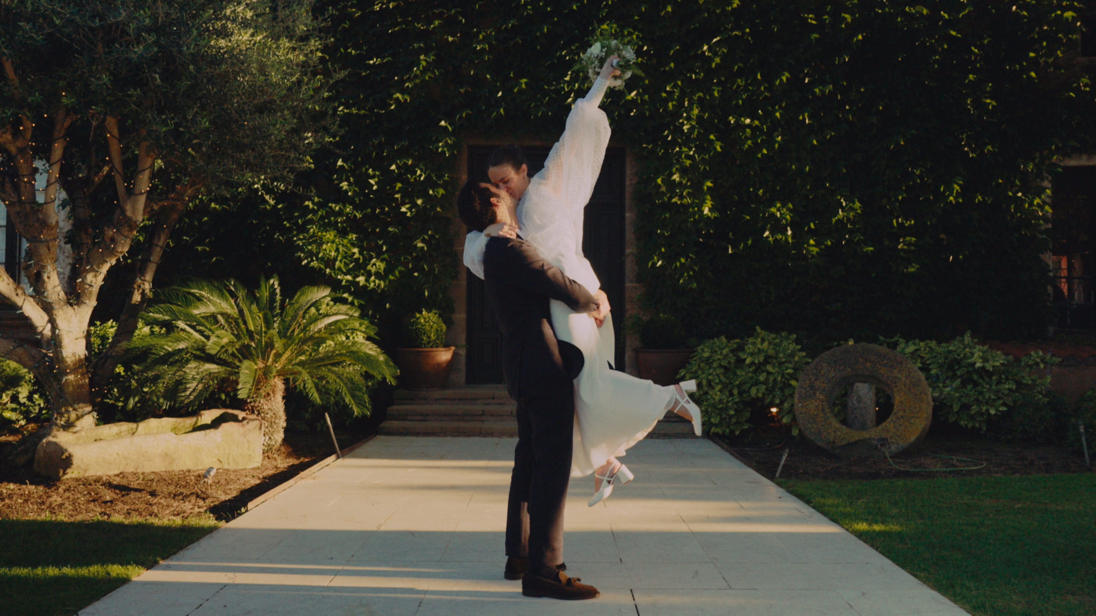 ESTEFI & SEIF frame 2